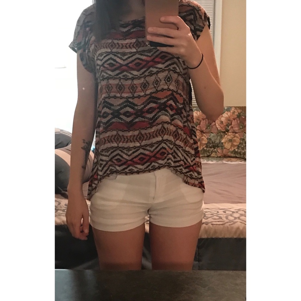 Abstract Pattern Top with Lace - Picture 2 of 6